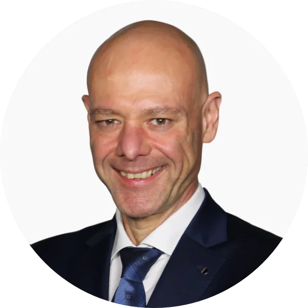 Daniel (44)